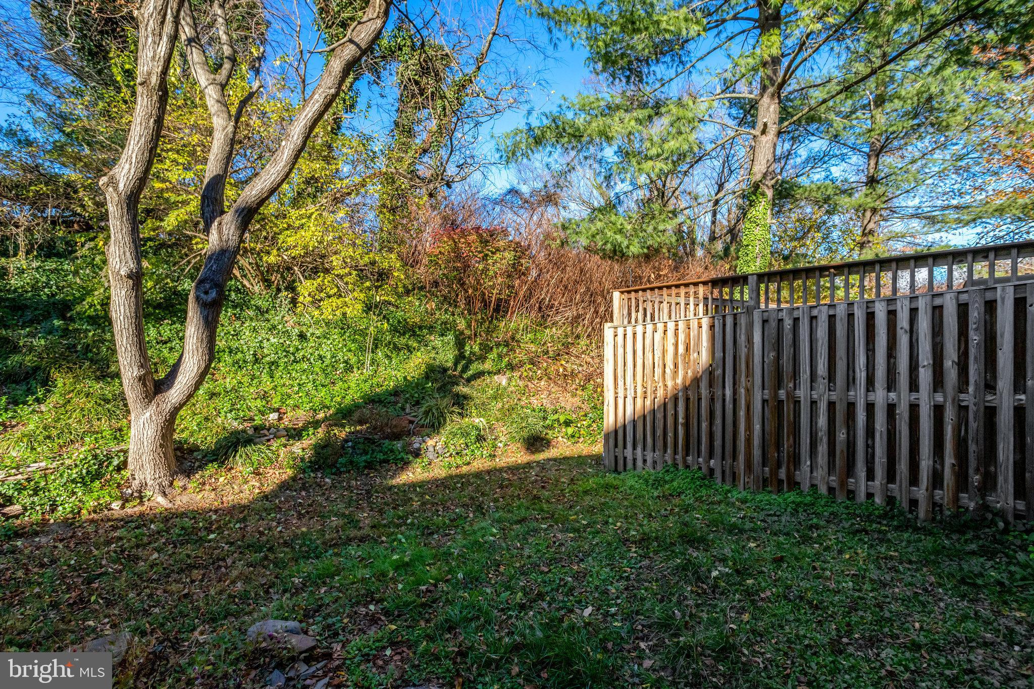 6122 OLD BRENTFORD COURT