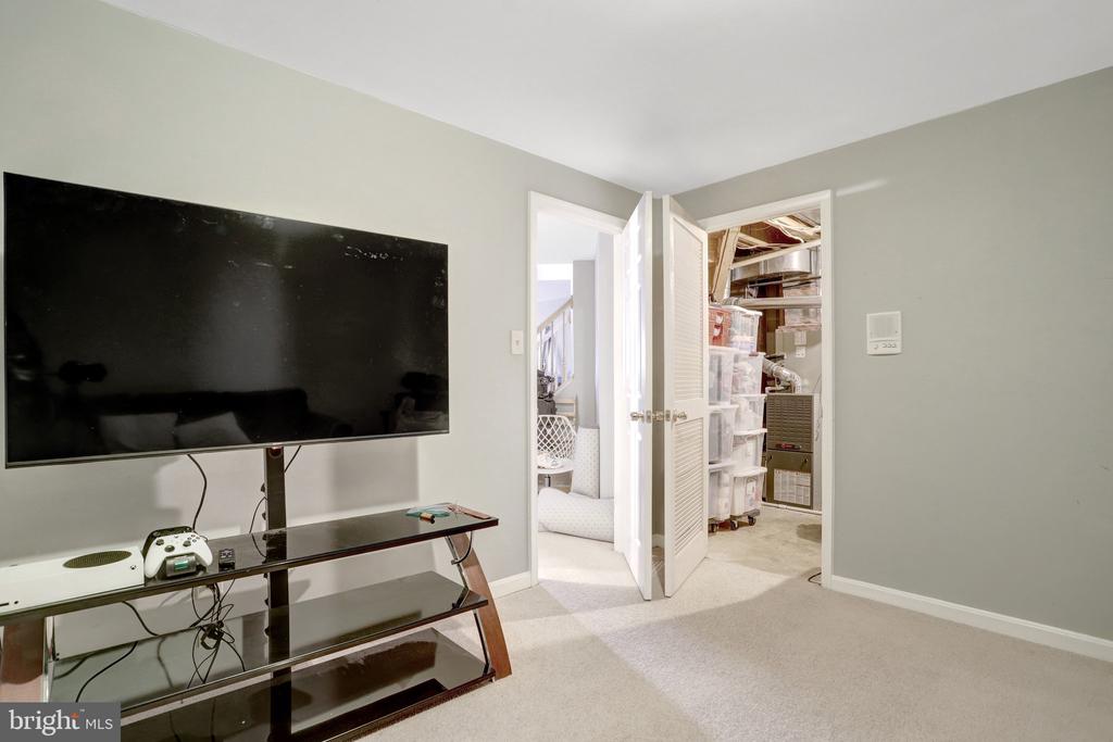 5715 CLAPHAM ROAD