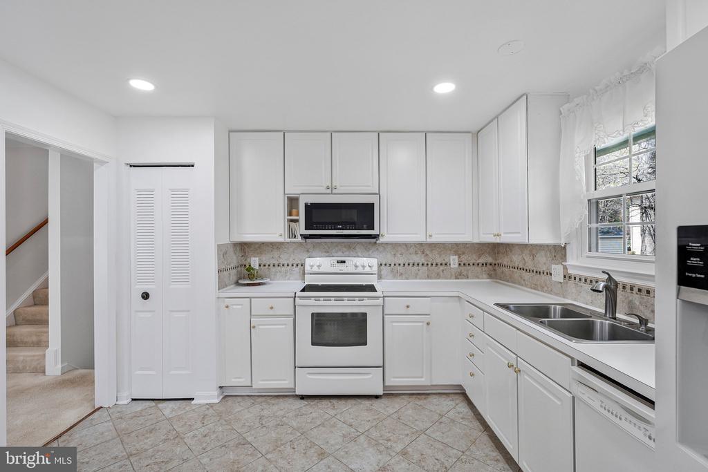 5148 PUMPHREY DRIVE
