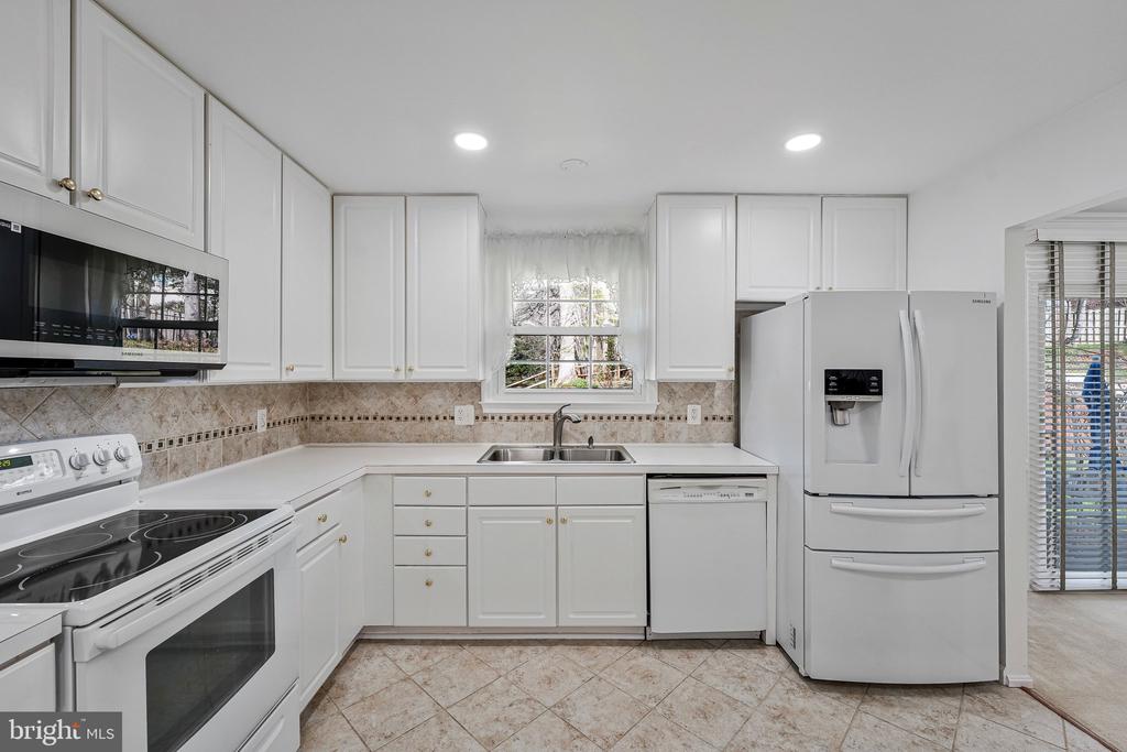 5148 PUMPHREY DRIVE