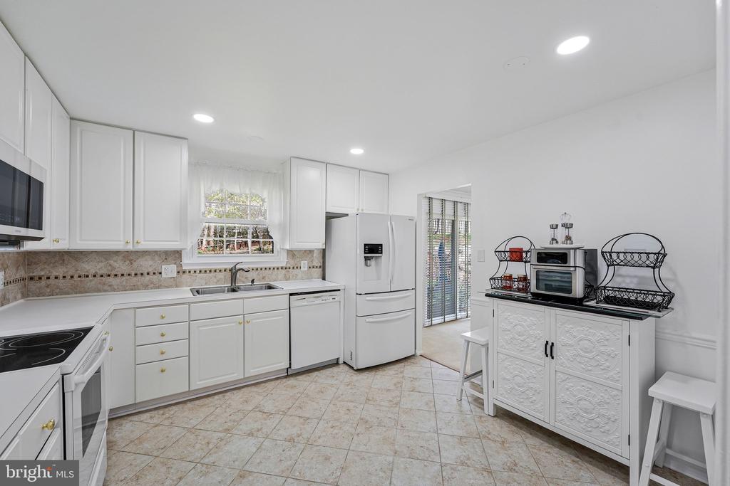 5148 PUMPHREY DRIVE