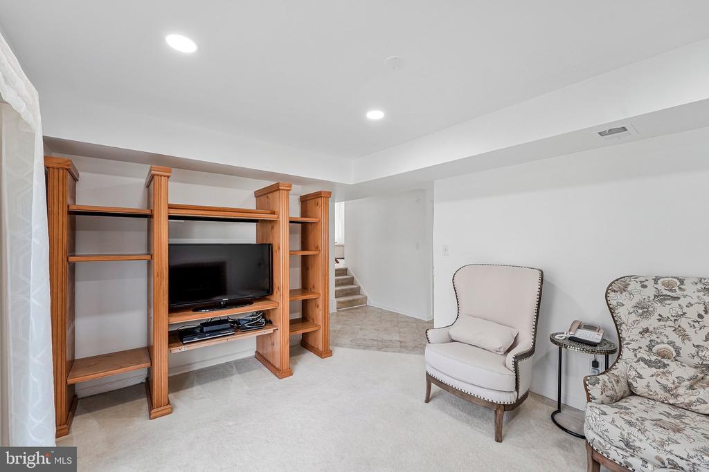 5148 PUMPHREY DRIVE