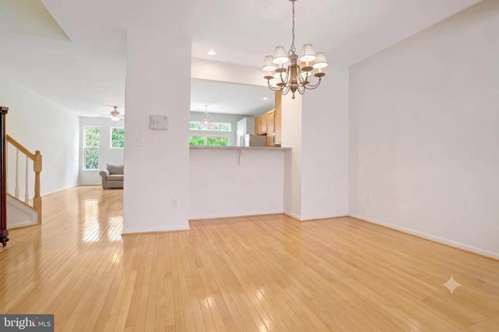 6138 CINNAMON COURT