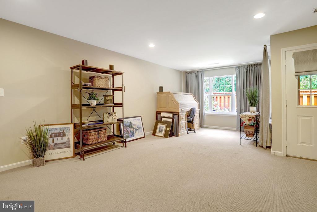 6138 CINNAMON COURT
