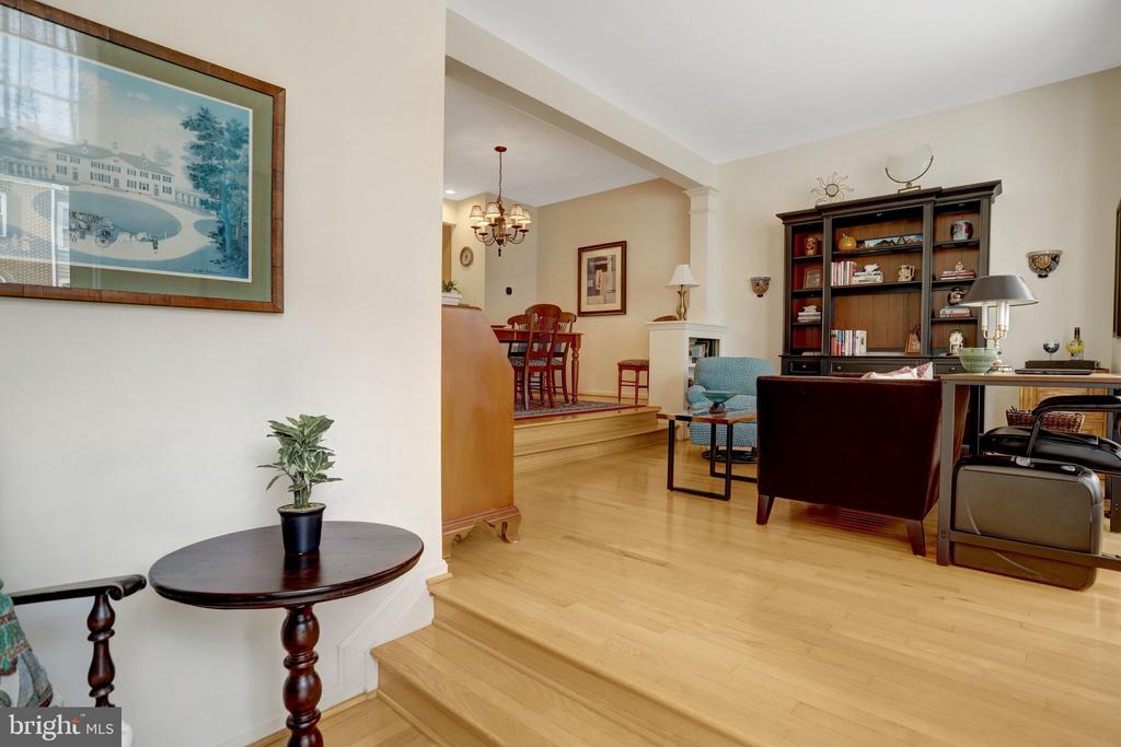 6138 CINNAMON COURT