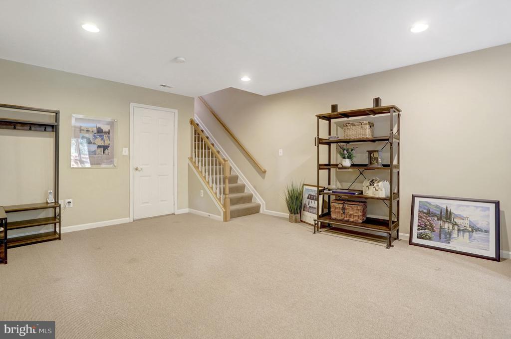 6138 CINNAMON COURT