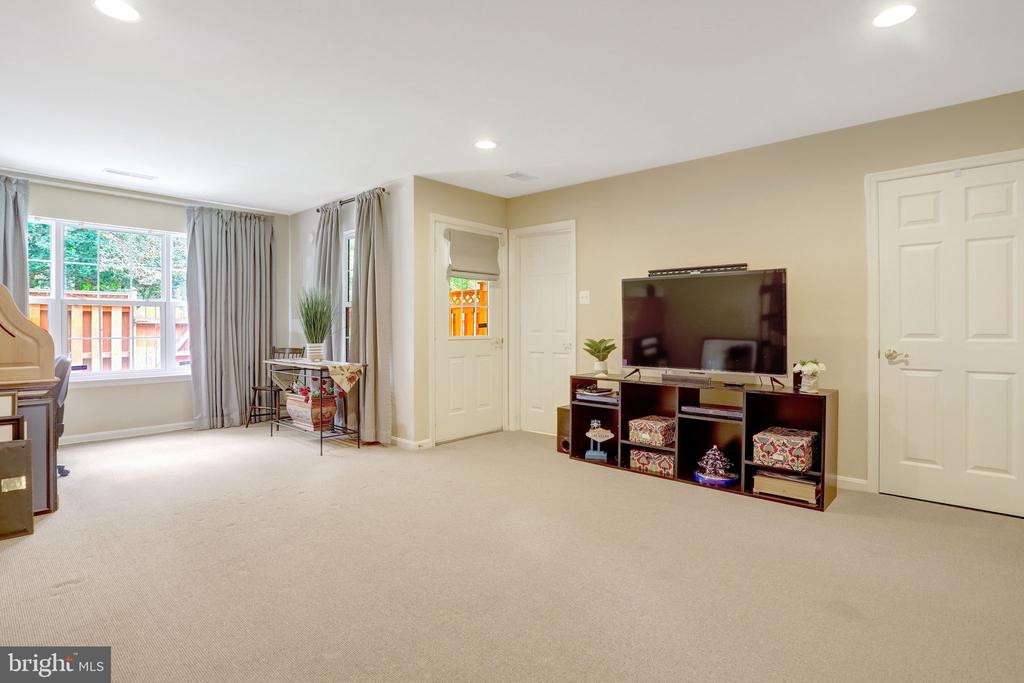 6138 CINNAMON COURT