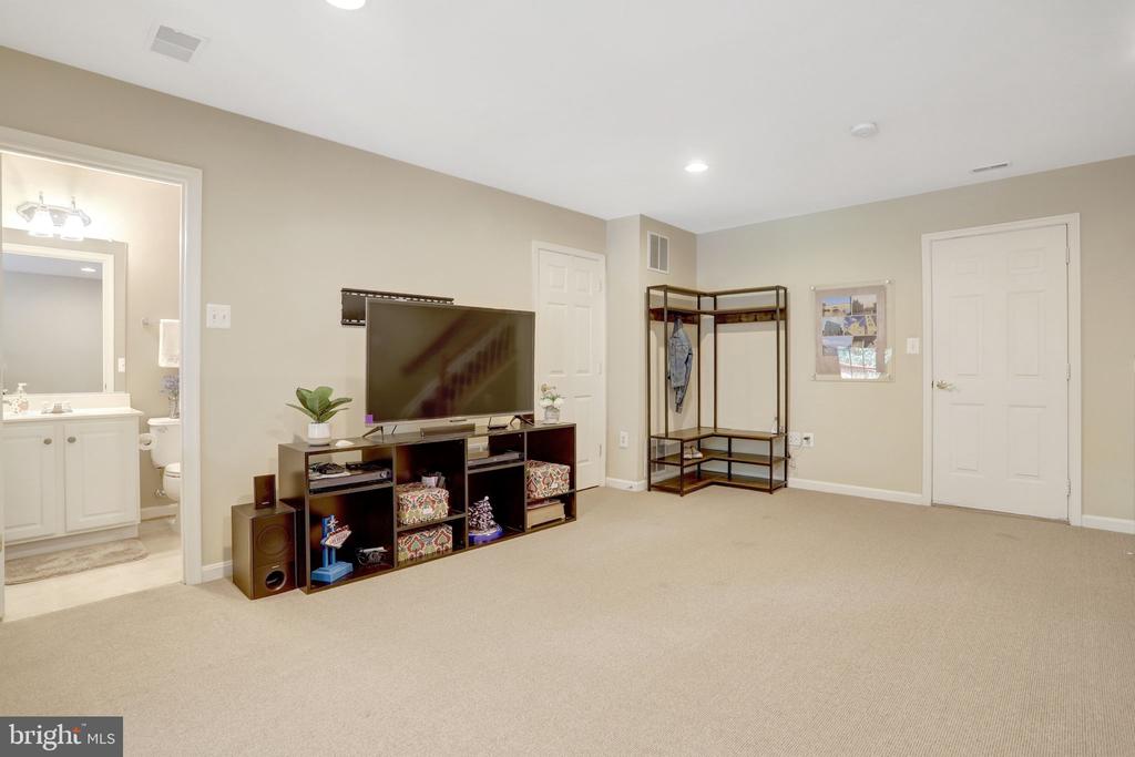 6138 CINNAMON COURT