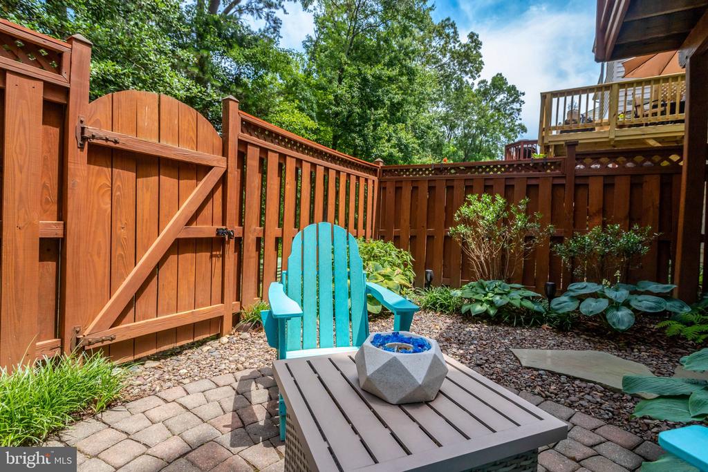 6138 CINNAMON COURT