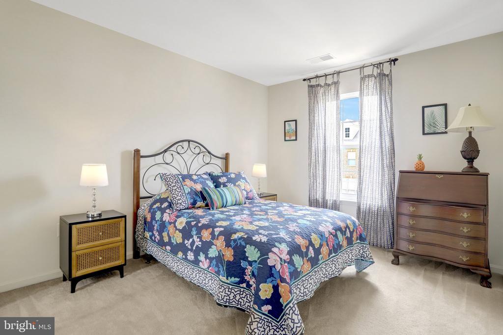 6138 CINNAMON COURT