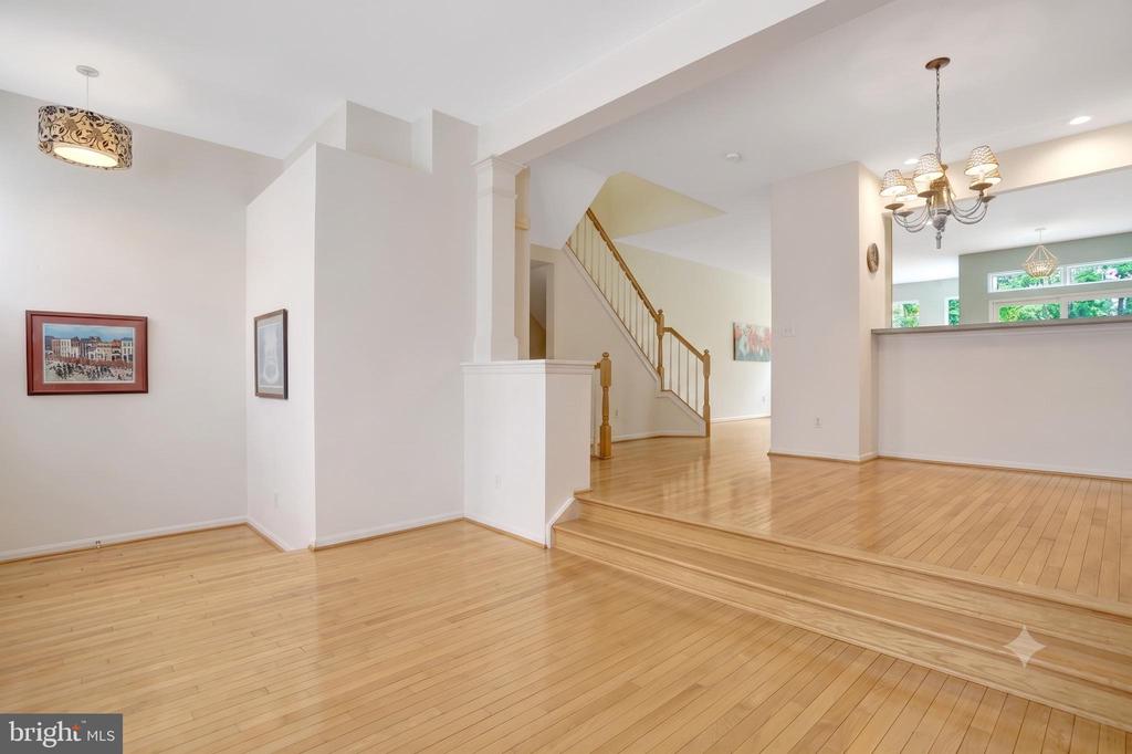 6138 CINNAMON COURT