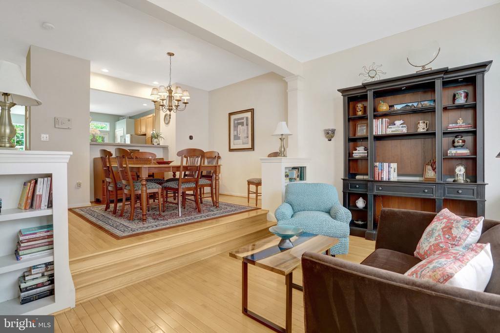6138 CINNAMON COURT