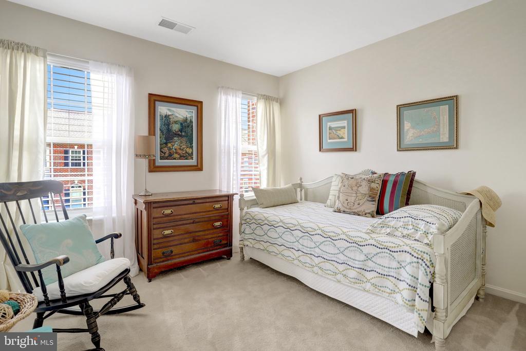 6138 CINNAMON COURT