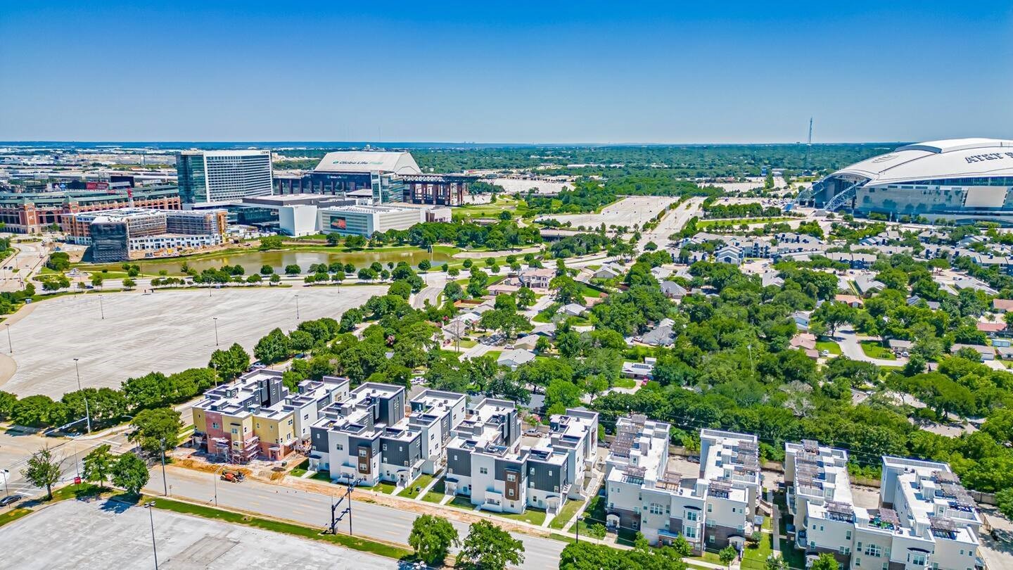 1215 E Beaconsfield Lane 706