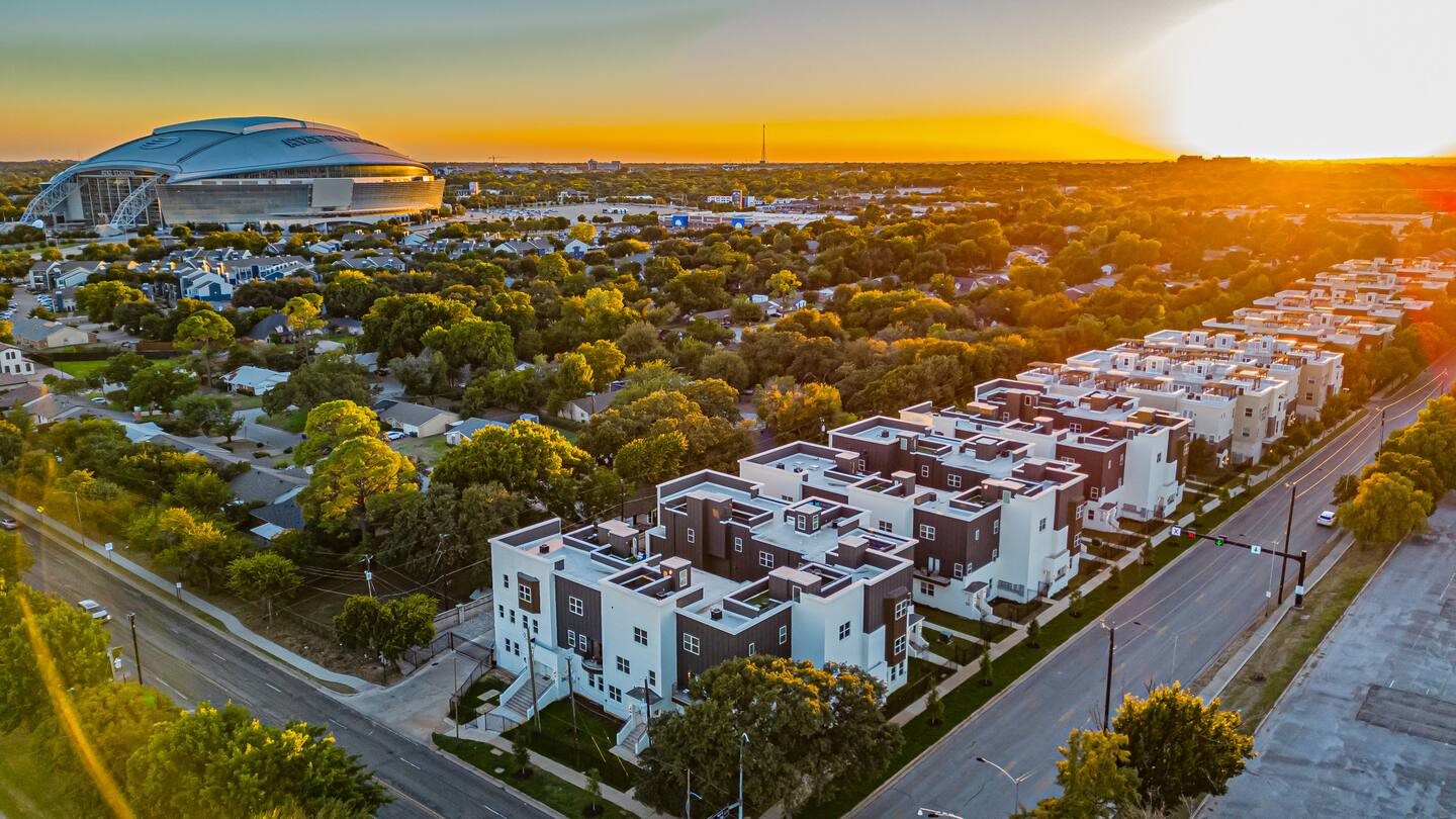 1215 E Beaconsfield Lane 701