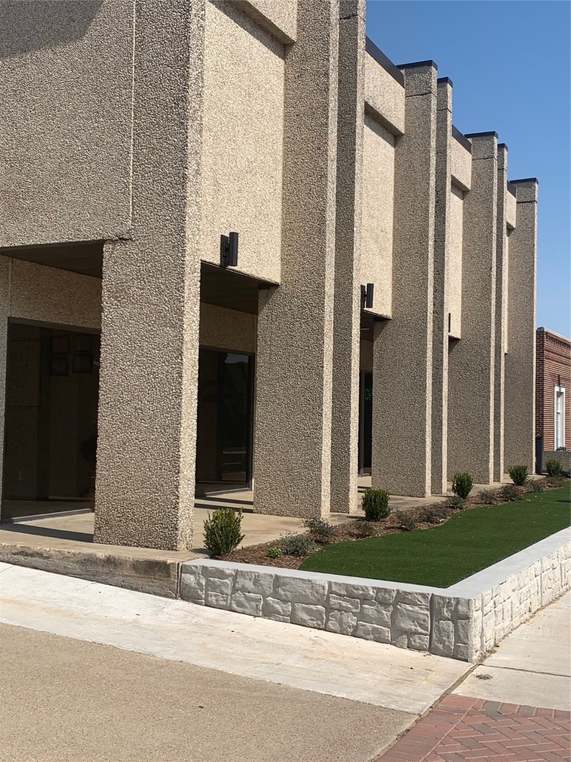 801 E Abram Street 205