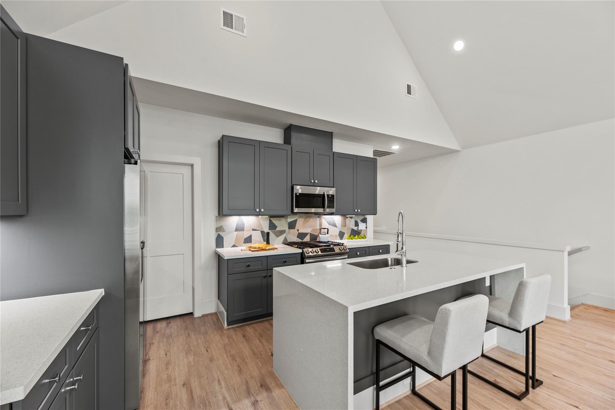 1040 Homer Street # B, Houston Unit: B