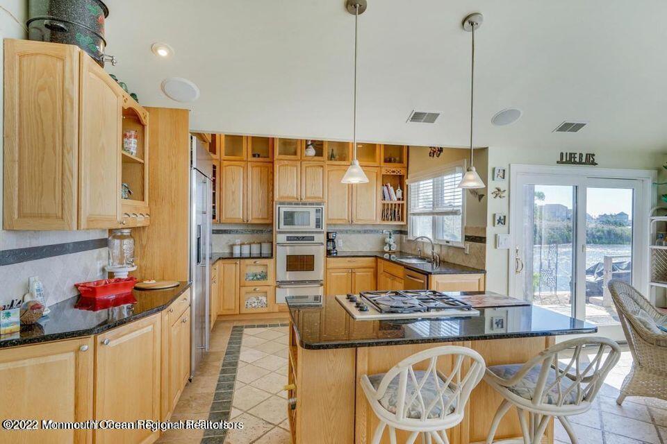 2023 Bay Boulevard
