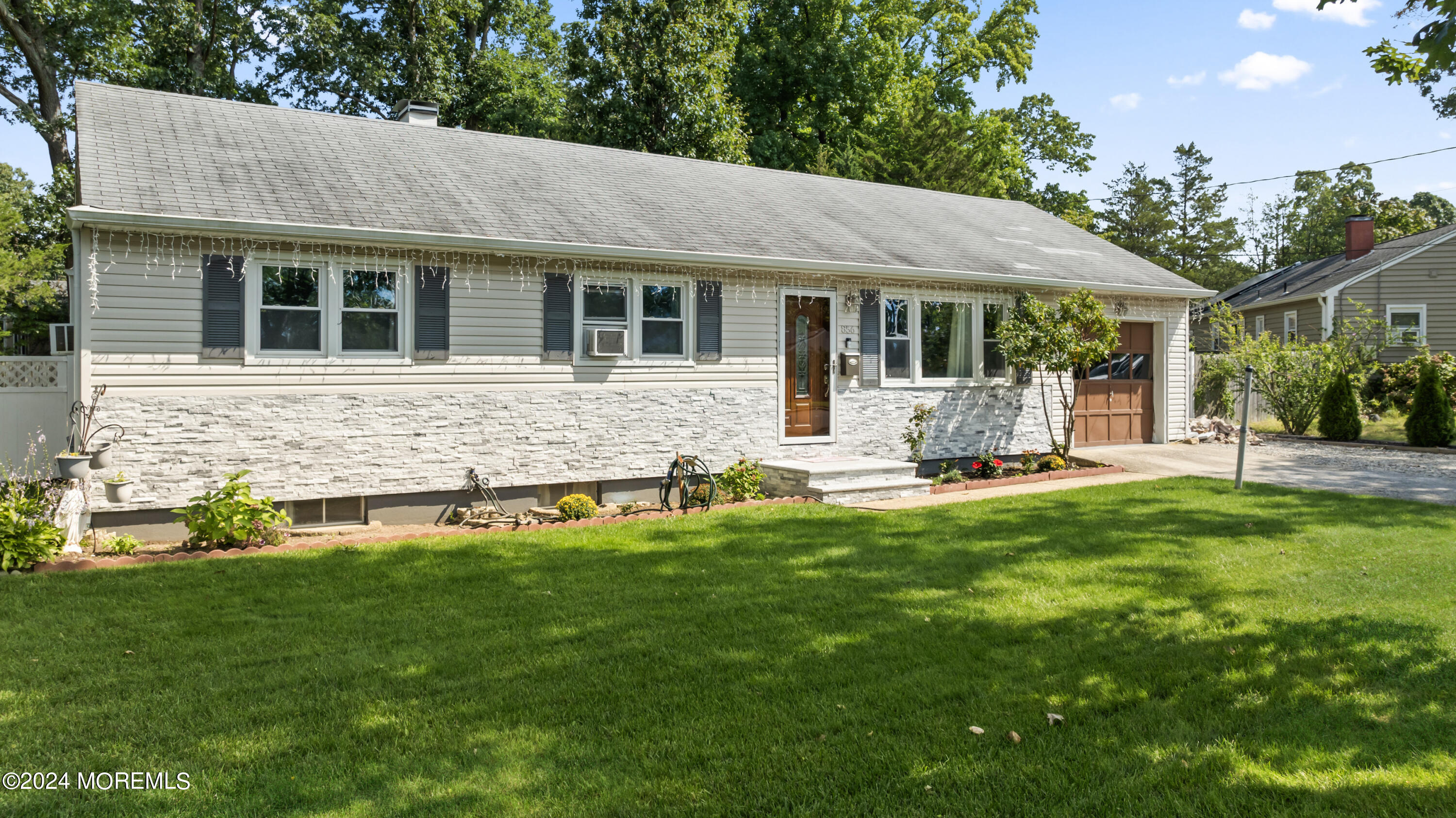 856 Roundtree Drive