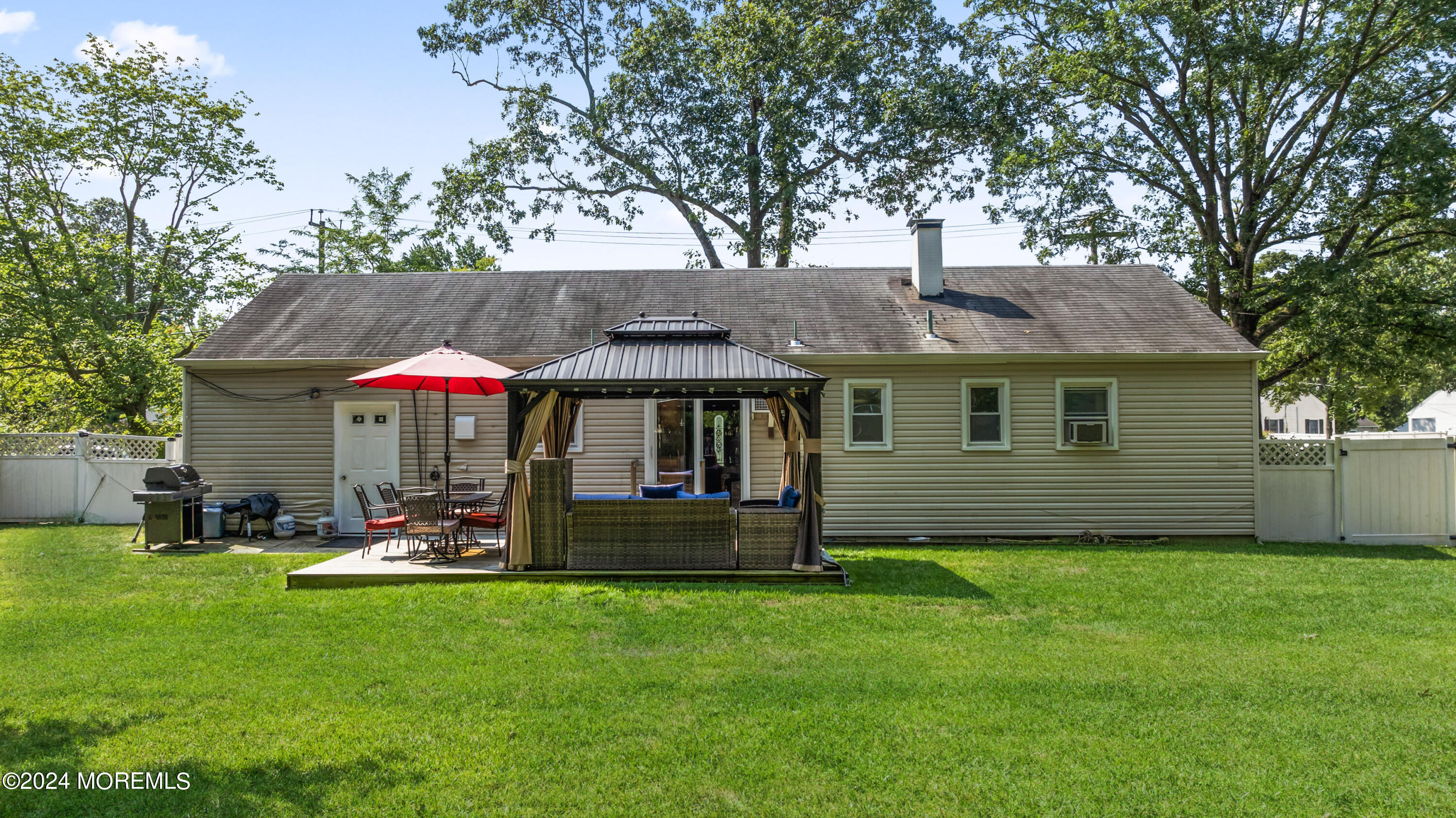 856 Roundtree Drive