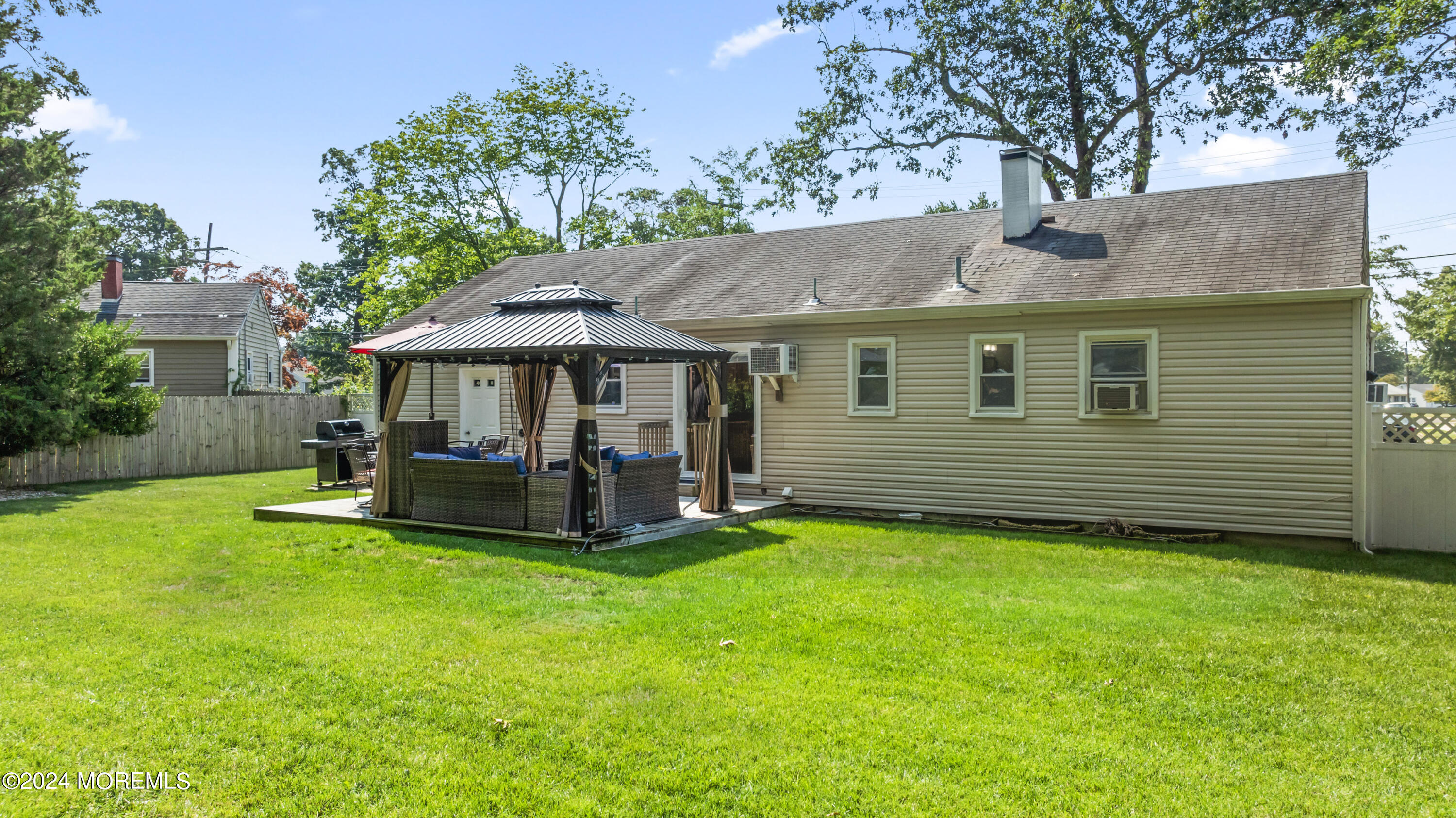 856 Roundtree Drive
