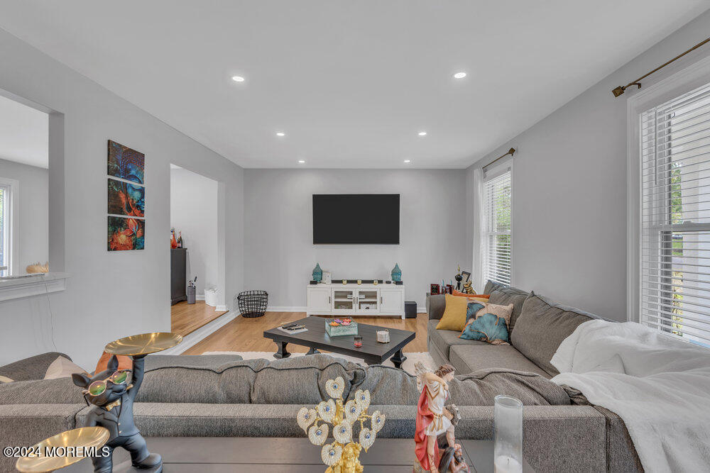 878 Stafford Drive