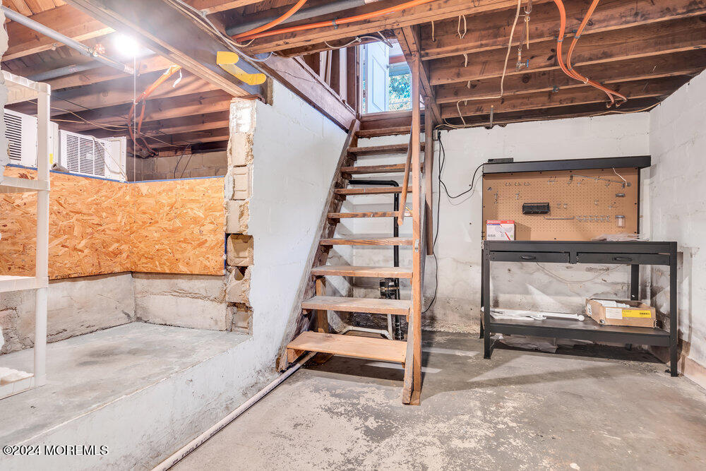437 Forepeak Avenue