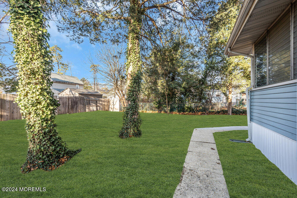437 Forepeak Avenue