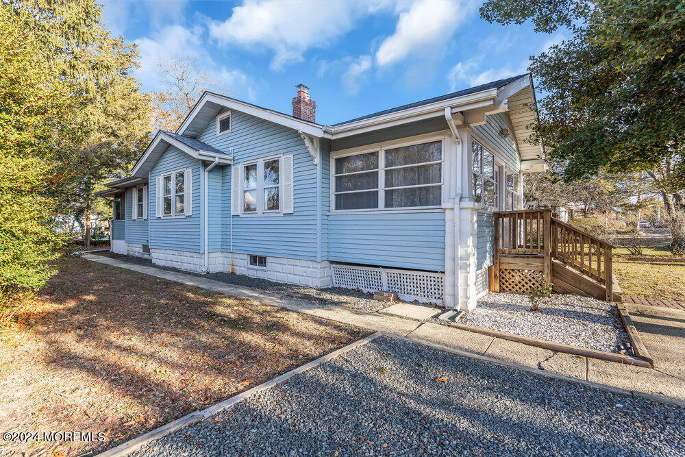 437 Forepeak Avenue