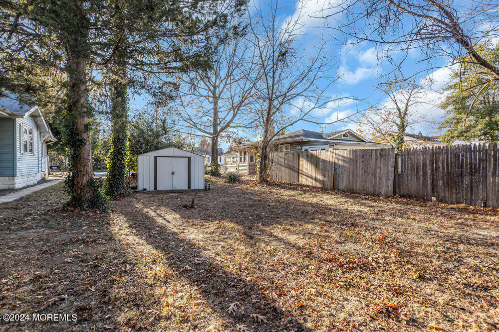 437 Forepeak Avenue