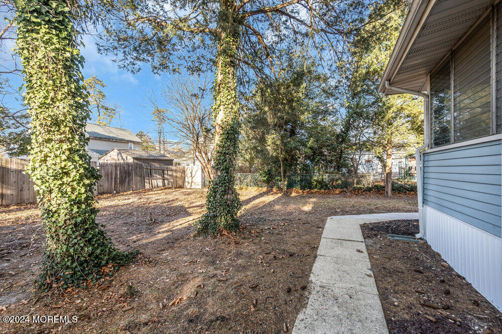 437 Forepeak Avenue