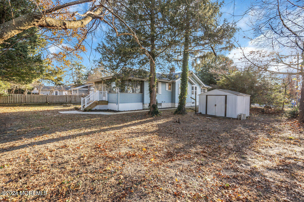 437 Forepeak Avenue