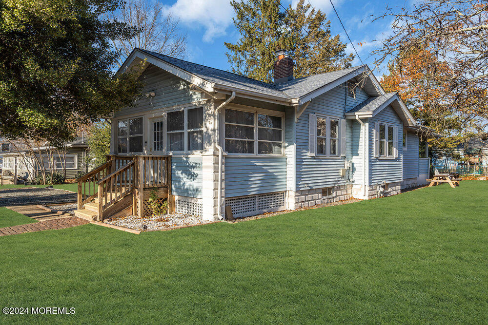 437 Forepeak Avenue