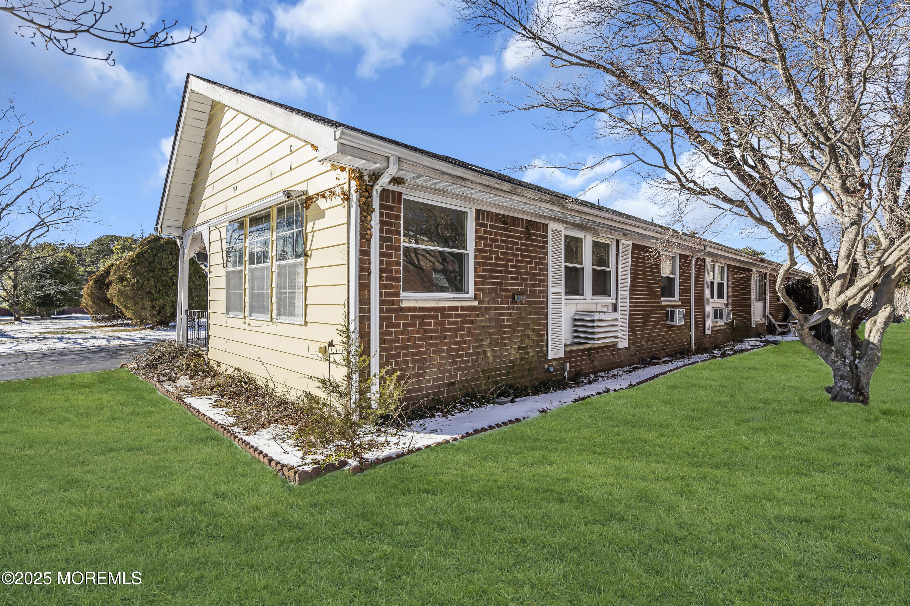 164 Hudson Parkway, B