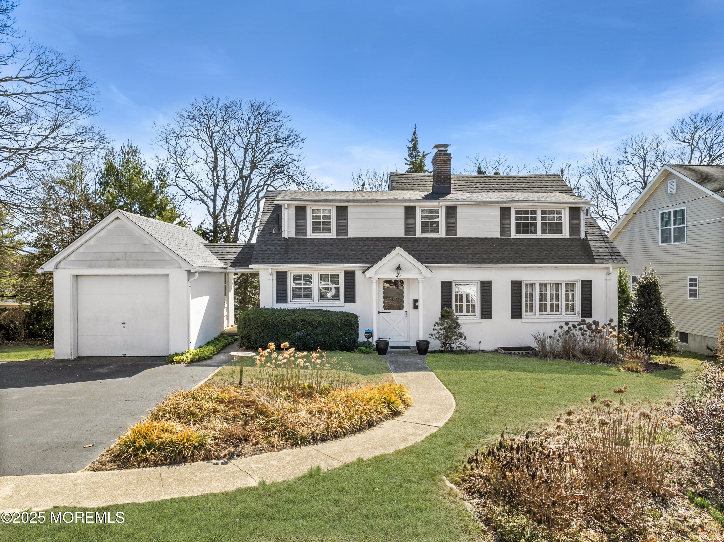 43 Point O Woods Drive
