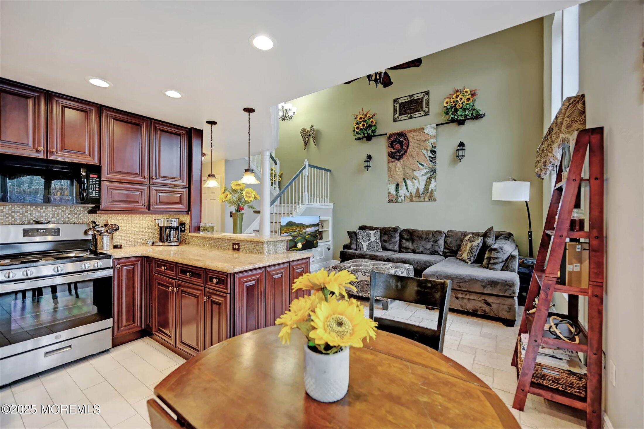 1506 King George Lane 1598