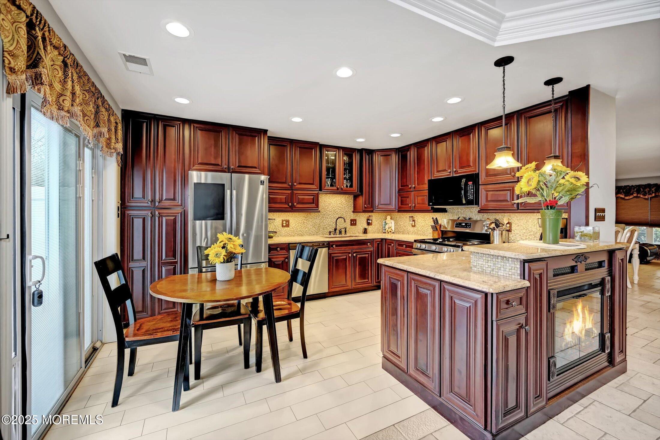 1506 King George Lane 1598