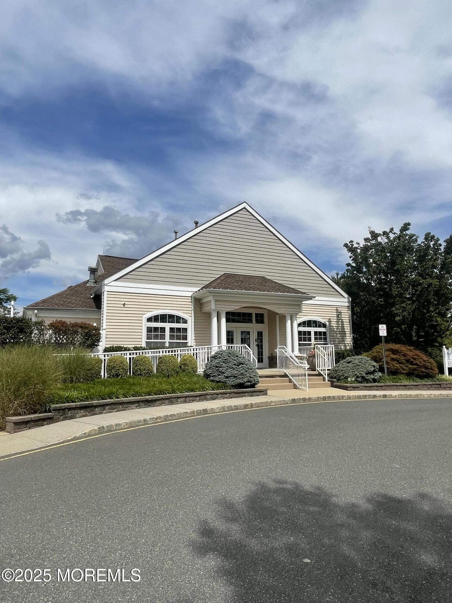 4 Edgeworth Circle