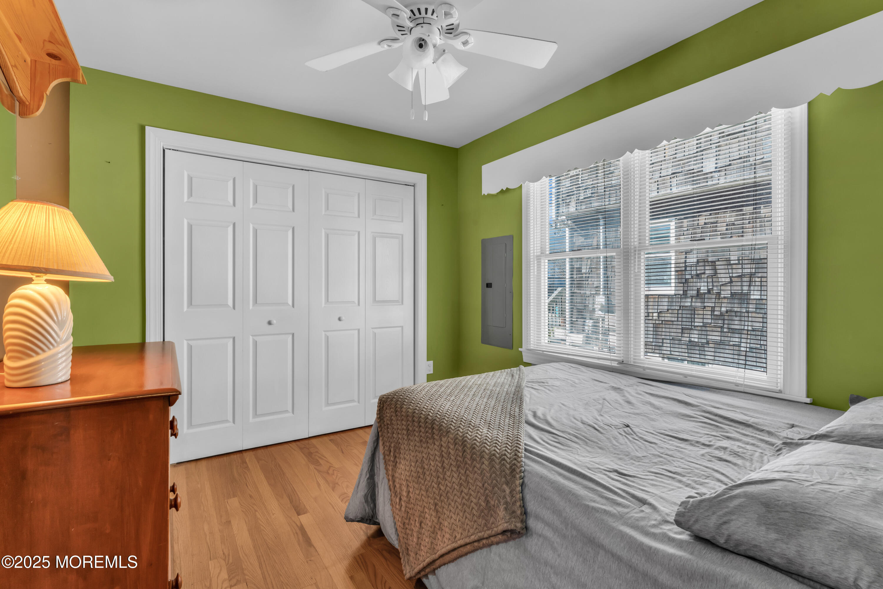 16 Carteret Avenue