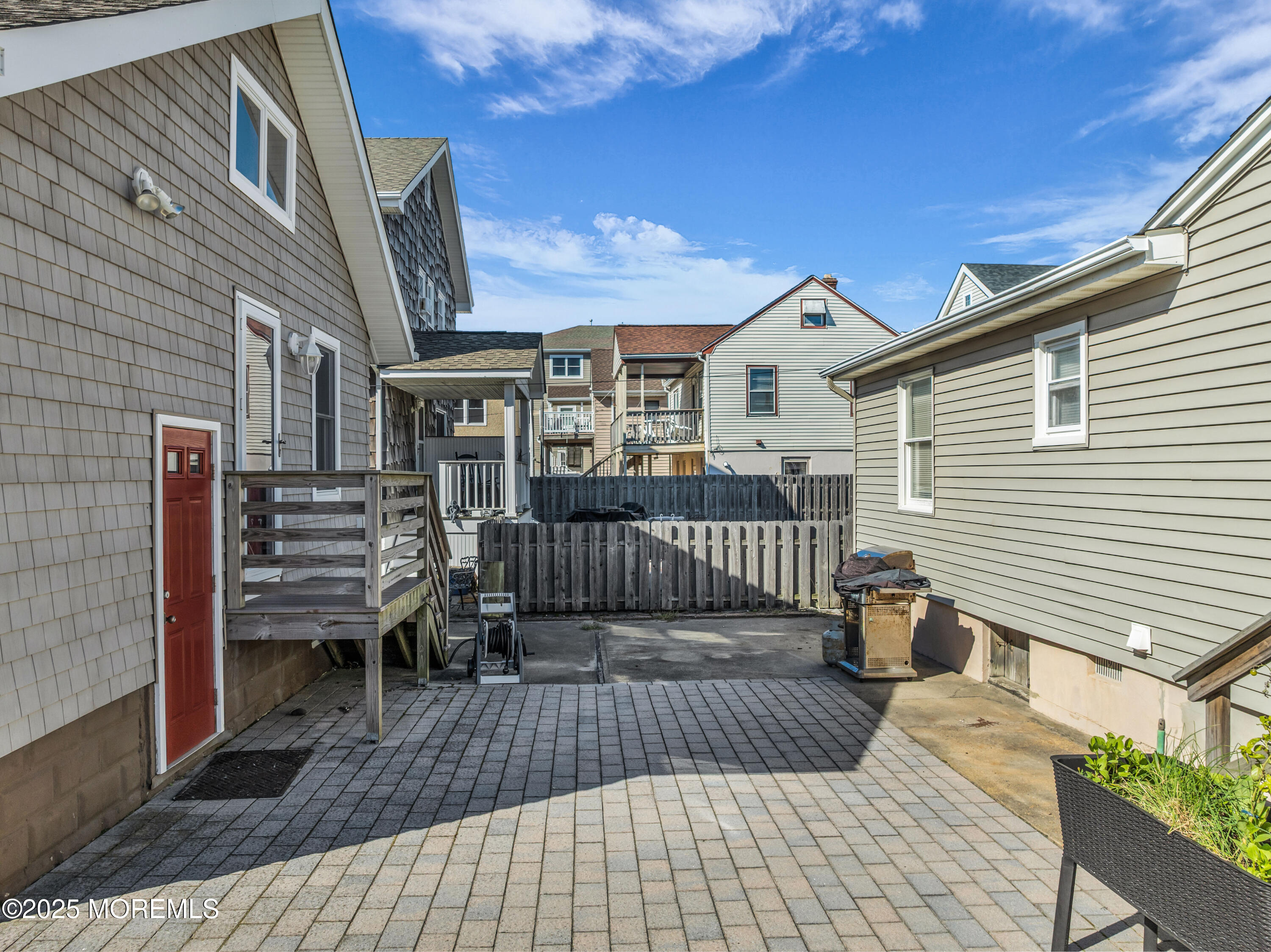16 Carteret Avenue