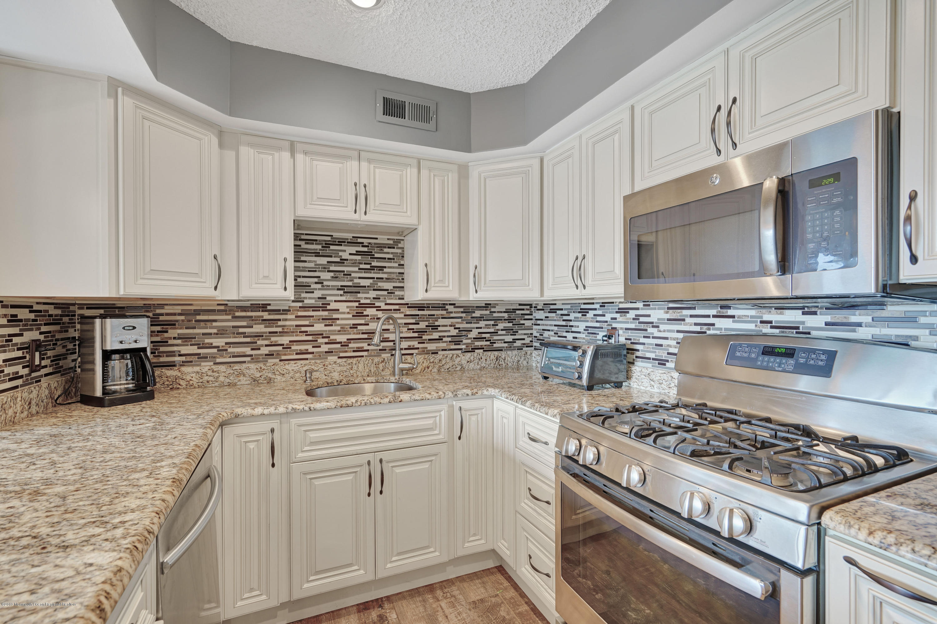 42 Hamilton Avenue B11