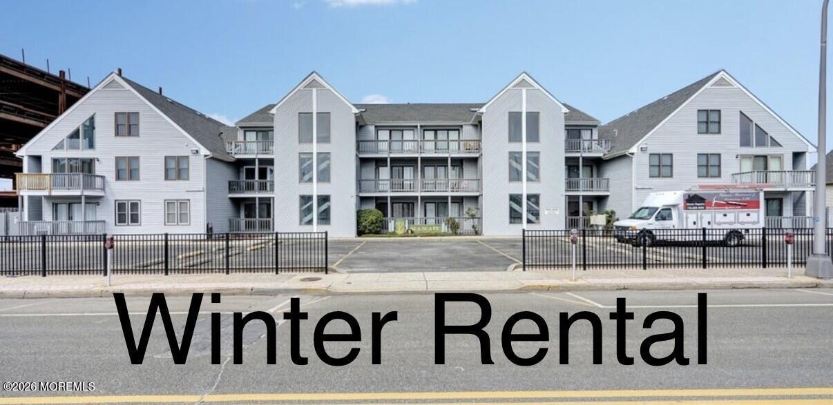 42 Hamilton Avenue B11