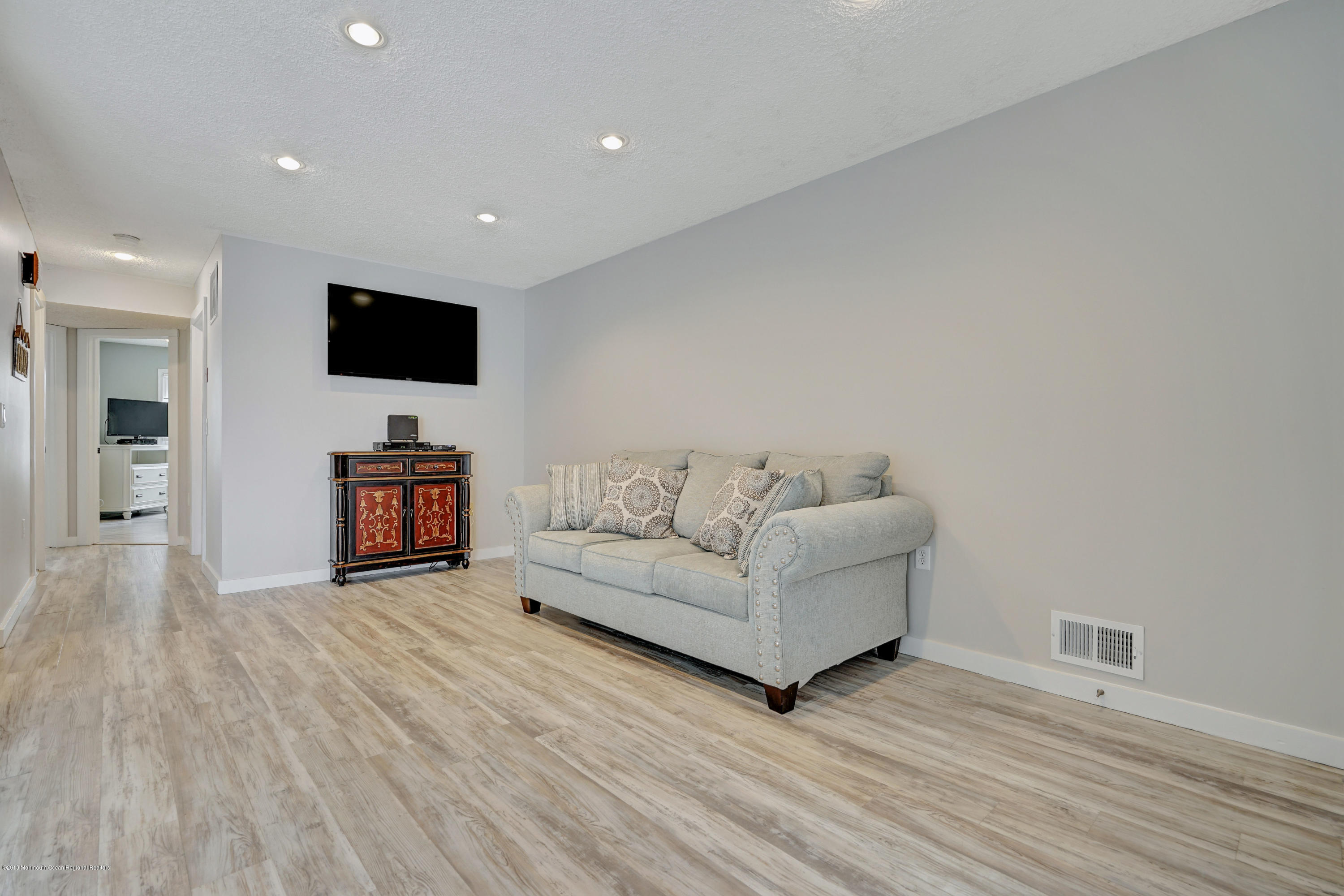 42 Hamilton Avenue B11