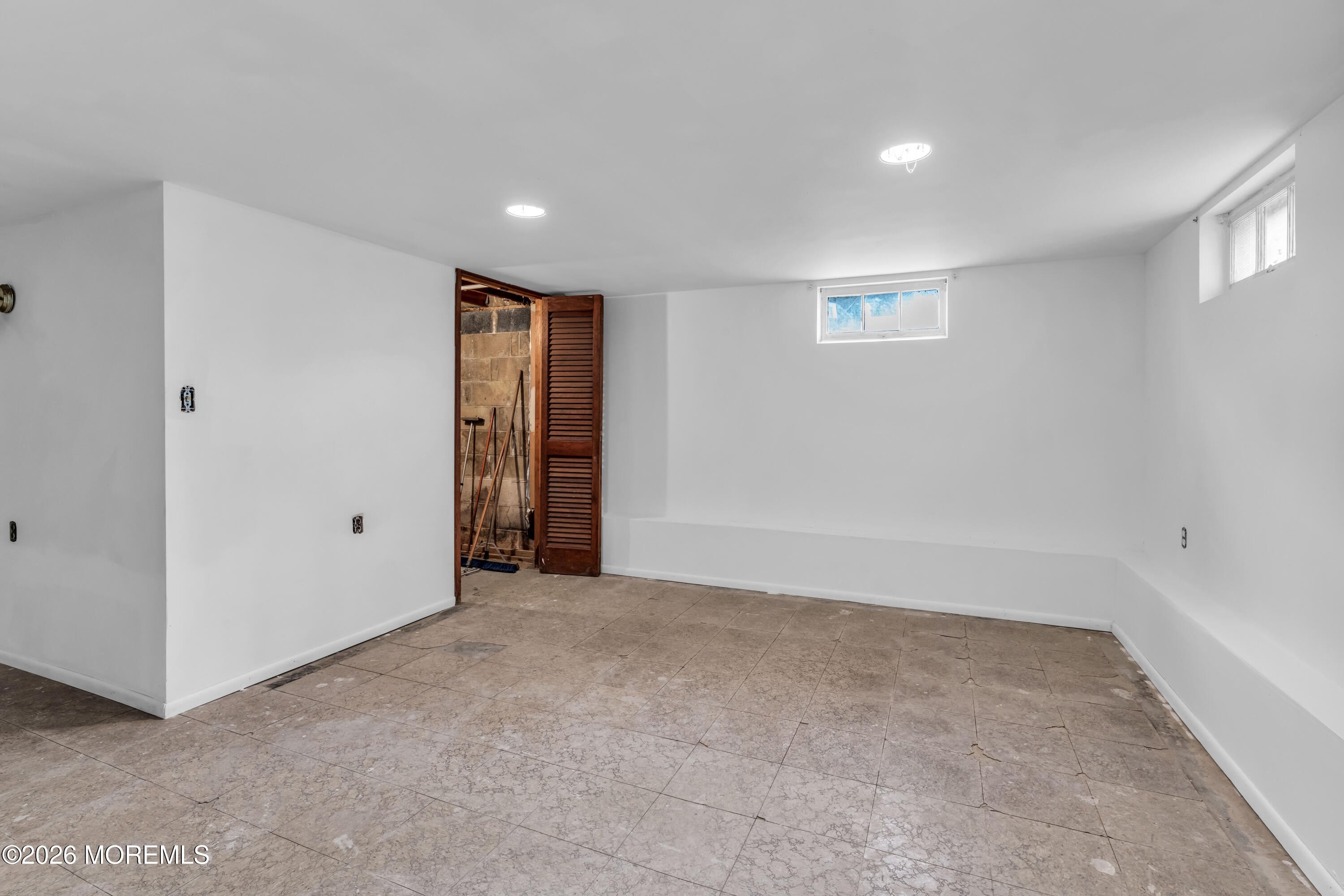 511 Robinhood Road