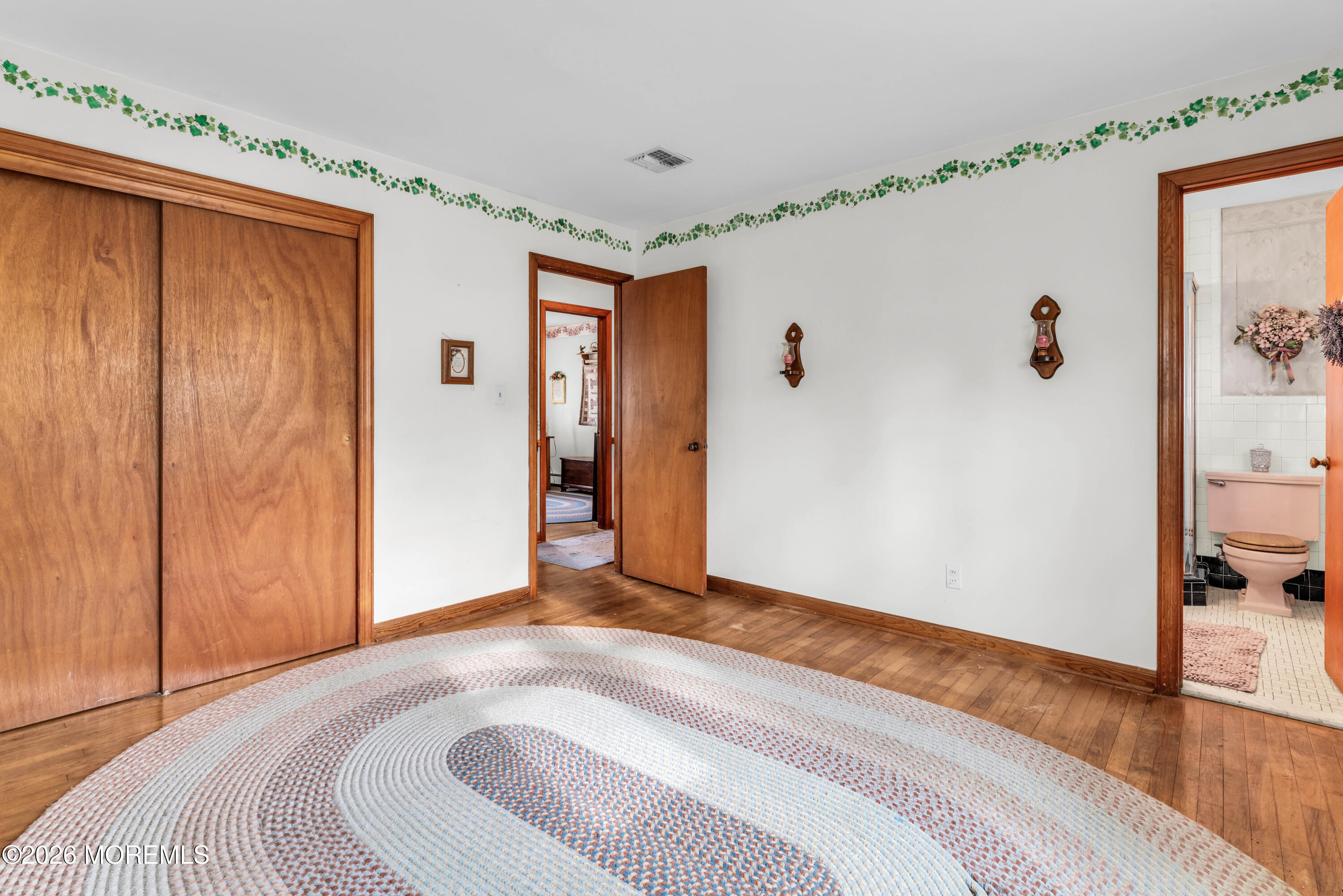 511 Robinhood Road