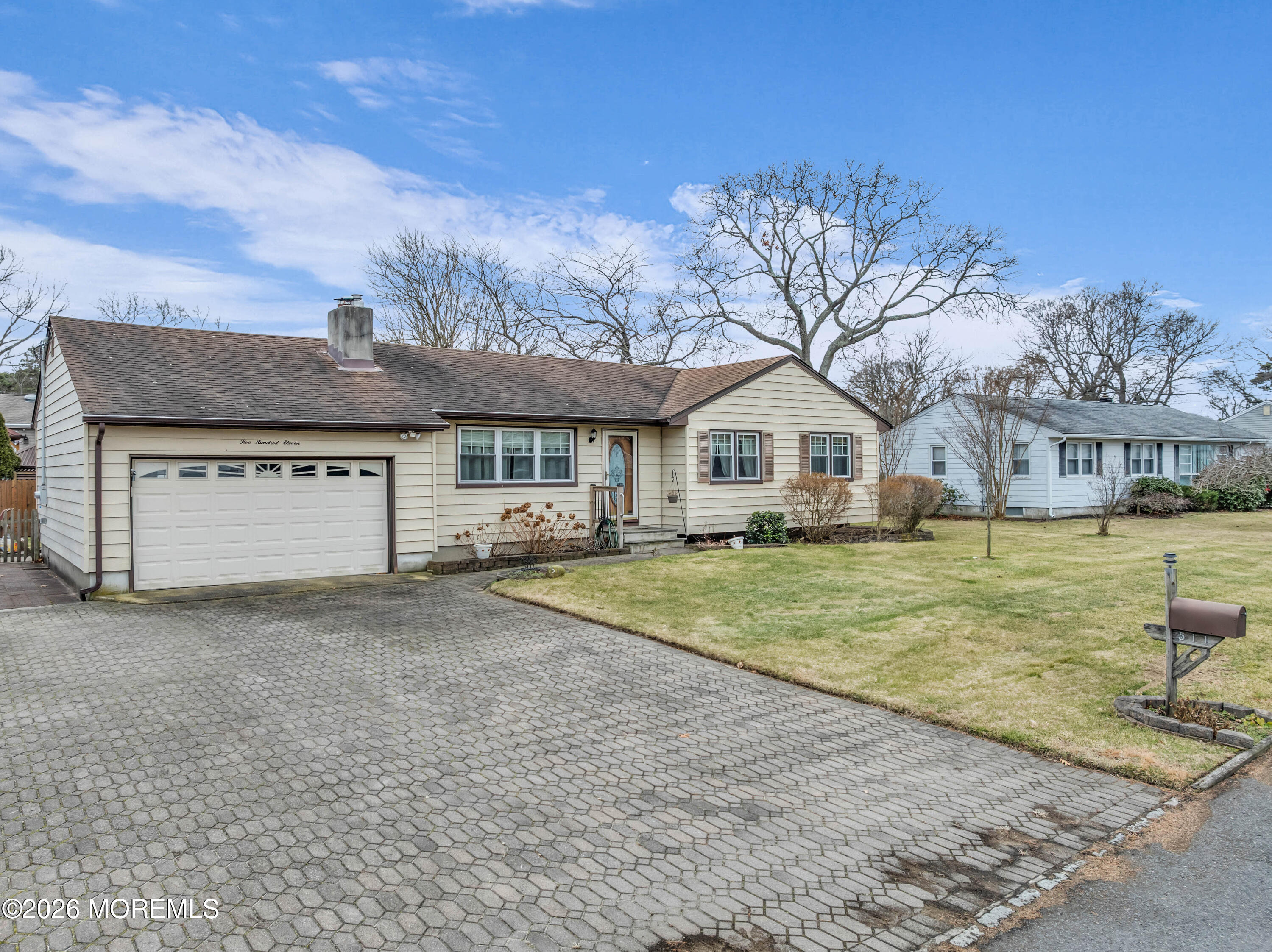 511 Robinhood Road