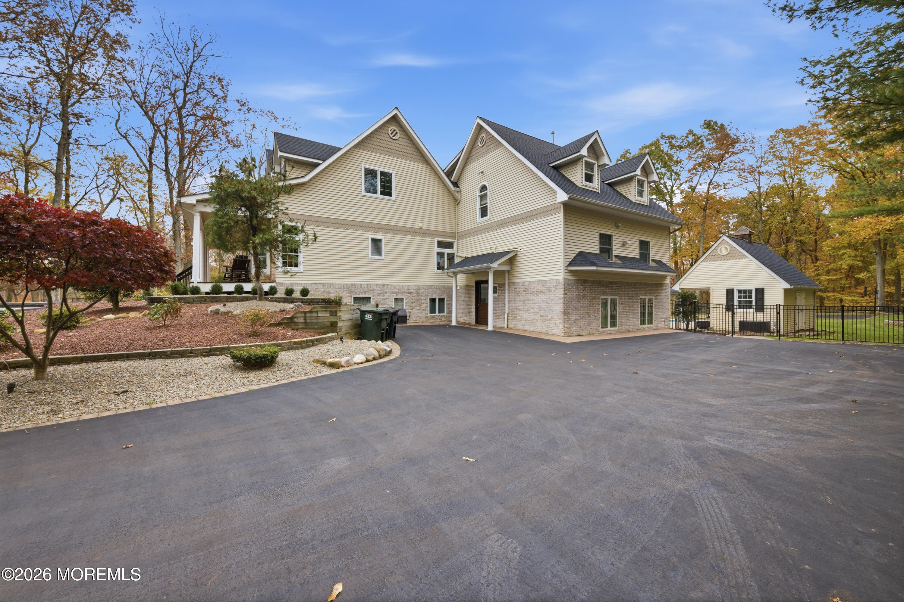 27 Carrs Tavern Road