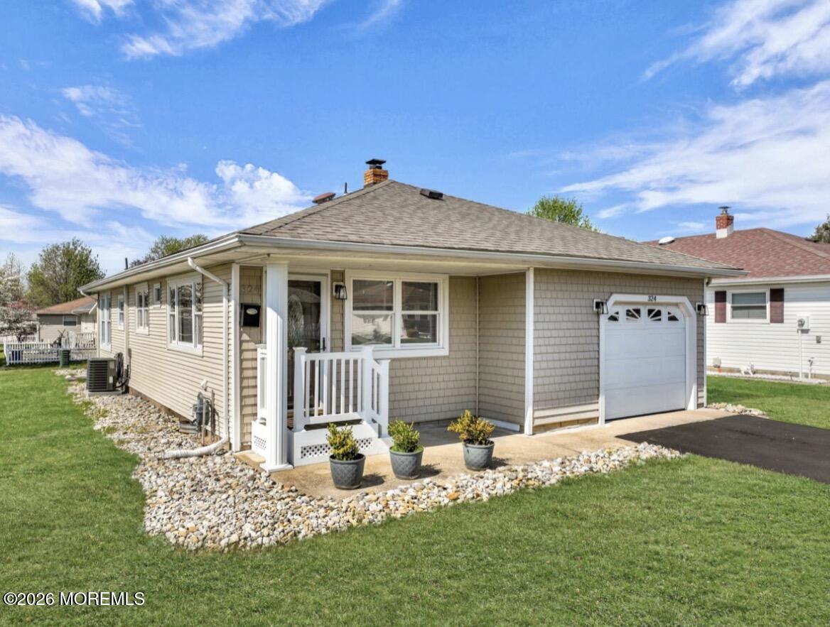 324 Saint Thomas Drive