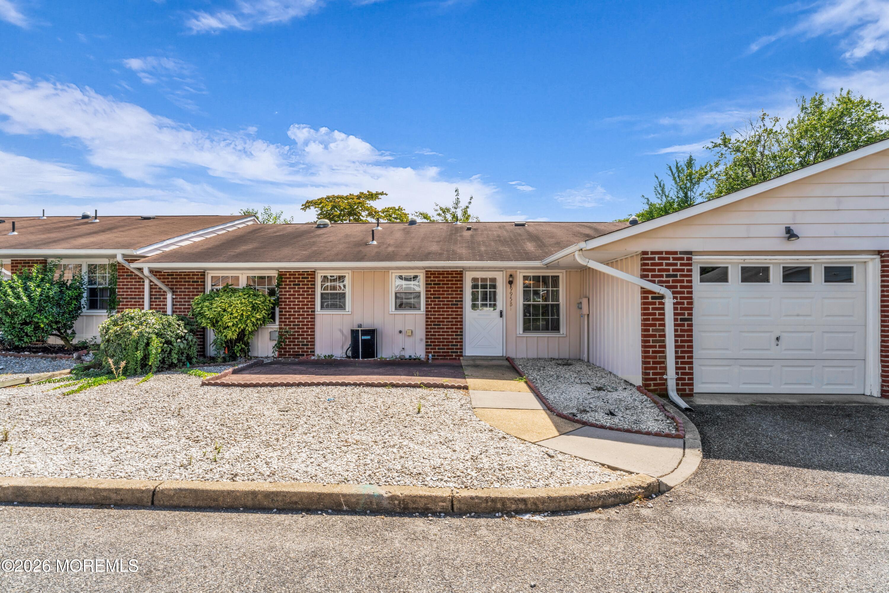 995 Argyll Circle B