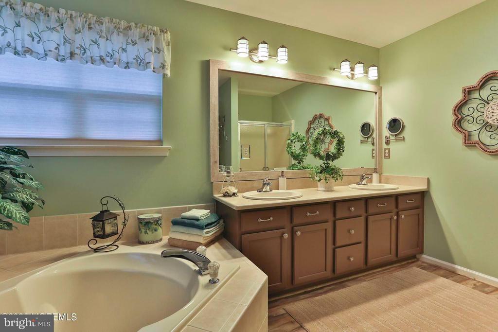 486 MERMAID DRIVE